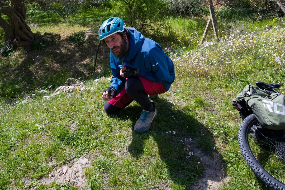 E-bike Tour: Grottascura and the Enchanted Stones