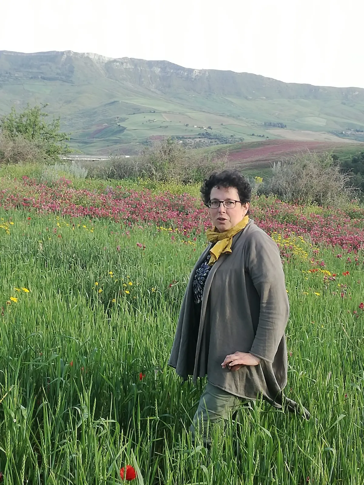 Farmer for a day: a walk among wild orchids and edible herbs · 2