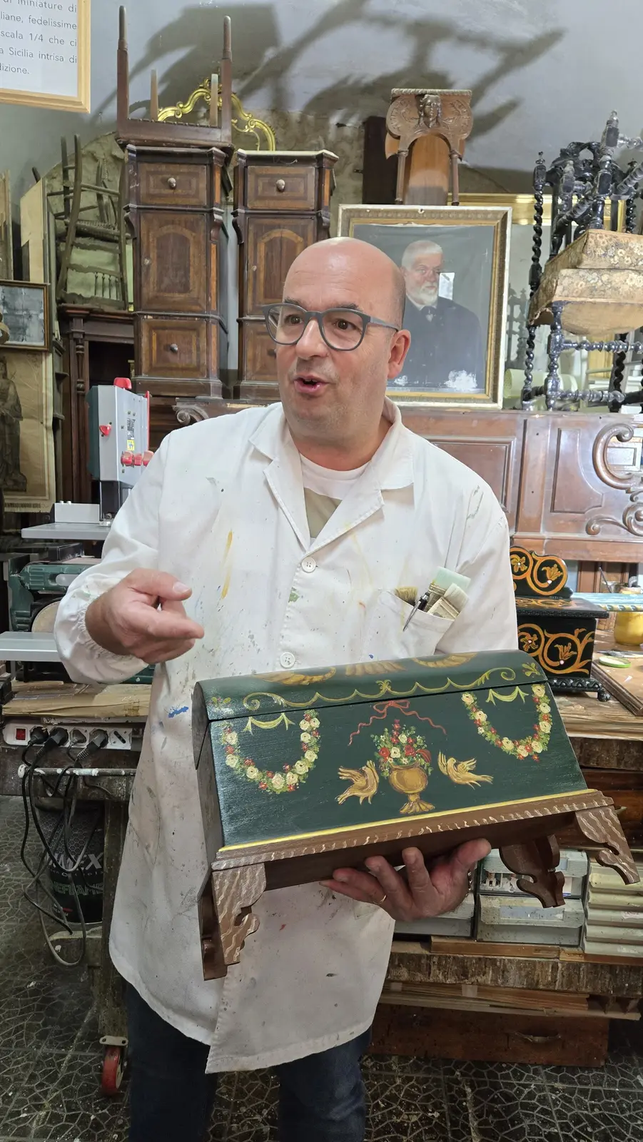 Restorer for a day: Sicilian chest · 5