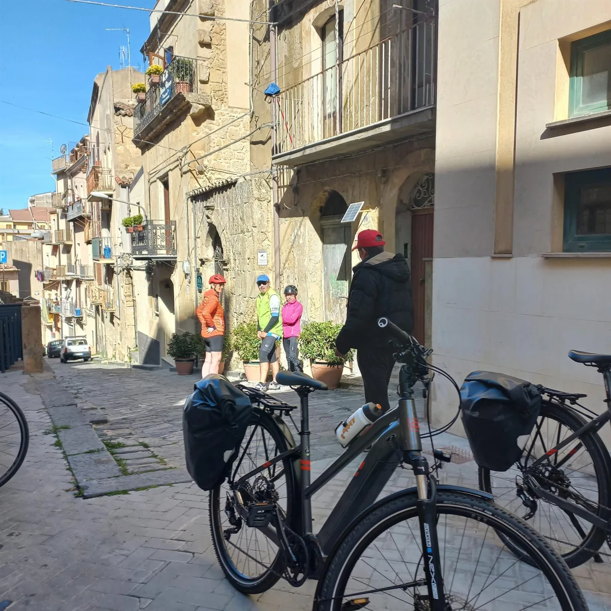 E-bike Tour: Lago Nicoletti – Villaggio Bizantino