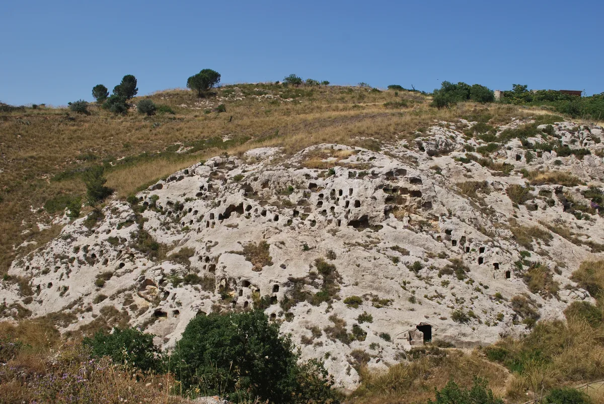 La città del silenzio: Necropoli di Realmese
